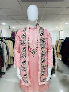 Conjunto de Kurta y Pijama Bordado en Seda de Primera Calidad para Hombre |   Ropa Étnica de Diseño para Bodas y Festivales Indios - Product Image 2