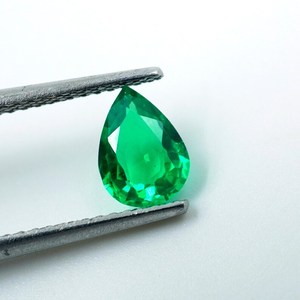 Piedra preciosa de esmeralda natural con corte de pera, 0,45 quilates, verde, 7x5x3 mm - Product Image 3