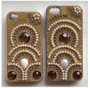 เคสโทรศัพท์วินเทจประดับลูกปัดสำหรับโทรศัพท์มือถือ ลายมุกสีทอง - Product Image 1