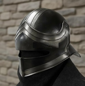 Casque de guerrier en acier noir, fait main, armure fantastique moderne, gaufré, style chevalier gothique, pour cosplay, objet de collection antique - Product Image 4