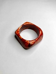 Ensemble de bracelets en résine de créateur pour collections de bijoux de boutique - Product Image 4