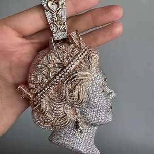 Pendentif Queen Elizabeth en argent 925 plaqué or rose, diamant moissanite taille brillant rond, bijou de luxe et de caractère - Product Image 1