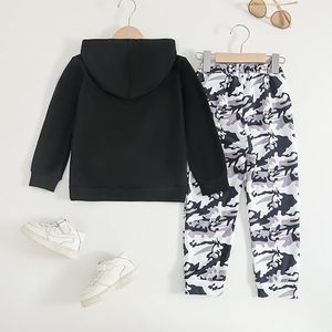 Ensemble de vêtements d'été pour enfants, t-shirt à imprimé graphique et short, tenue décontractée pour garçons et filles, streetwear deux pièces - Product Image 6