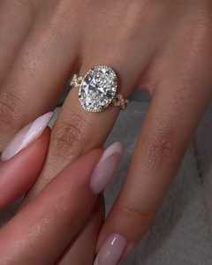 Anillo de compromiso de oro macizo de 14K y 18K con diamante de corte ovalado de 3.70 quilates, halo oculto, solitario, cultivado en laboratorio, joyería nupcial moderna para mujer, venta al por mayor - Product Image 2