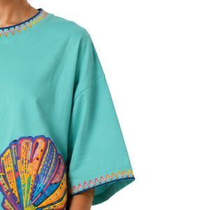 เสื้อยืดโอเวอร์ไซส์ลายกราฟิกสีฟ้าครามสำหรับผู้หญิง พิมพ์ลายมหาสมุทรสีสันสดใส เสื้อผ้าลำลองสไตล์สตรีทแวร์ ผ้าฝ้าย ใส่สบายสำหรับฤดูร้อน ทรงหลวม รับผลิตตามสั่ง (OEM) ขายส่ง - Product Image 4