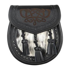 Sporran Escocés de Cuero y Piel Negros con Diseño de Nudo Celta, Accesorio Tradicional para Kilt de las Tierras Altas para Hombre, Sporran Celta Hecho a Mano - Product Image 2