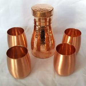 Service à eau en cuivre avec deux verres à boire, bouteille réutilisable pour boissons, vaisselle de table pour la maison, le bureau et les voyages - Product Image 2