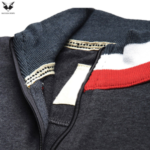 Ensemble de survêtement de sport personnalisé au design le plus récent, produit de qualité supérieure, disponible en différentes couleurs contrastées pour hommes. - Product Image 4