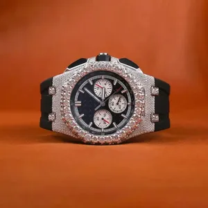 Montre pour homme personnalisée de luxe, de haute qualité, avec cadran en verre mécanique rond, entièrement pavé de moissanite, cadran à chiffres - Product Image 1