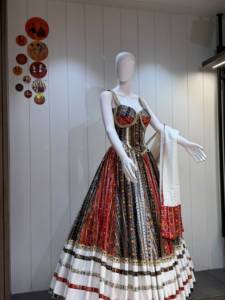 Traditional Indian Wedding <b>Lehenga</b> Choli Set For <b>Women</b> Floor-Length Silk Embroidered Red Black White Loose Fit Ethnic Wear - Product Image 2