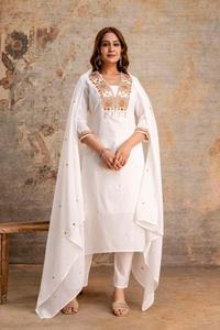 Conjunto de traje de pantalón y kurta recta de lino blanco de lujo con bordados, forro completo y dupatta a juego para mujer, ideal para bodas y fiestas. - Product Image 1