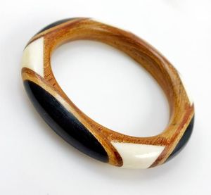 Brazalete de Resina Hecho a Mano, Forma Redonda, Multicolor, Joyería Artesanal, Accesorio de Moda, Artículo Coleccionable - Product Image 5
