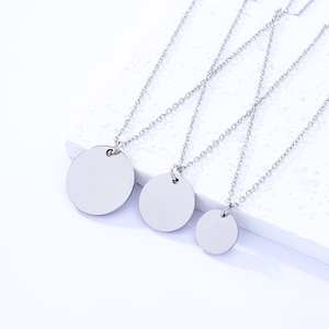 قلادة يونيسكس مخصصة إبداعية للأزواج من الفولاذ المقاوم للصدأ مع سلسلة وقلادة دائرية، هدية تذكارية بالجملة - Product Image 3