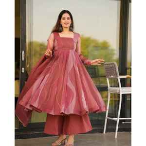 CONJUNTO TRAJE ORGANZA SALMÓN - Product Image 5