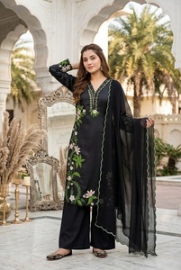 Conjunto de Kurta y Palazzo de Corte Recto Estilo Pakistaní de Seda Romana Regal con Dupatta de Georgette Bordada, Ropa Étnica - Product Image 1