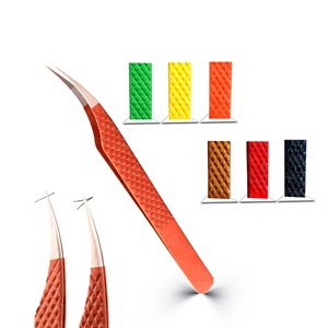 Pinces à cils volumineuses en titane pour un travail avancé d'extension de cils, offrant des pointes ultra-précises et une manipulation antistatique - Product Image 5