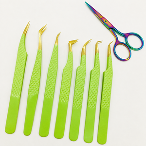 Ensemble de pinces à épiler et ciseaux en acier inoxydable vert lime personnalisés, à pointe inclinée, durables, écologiques, design moderne, pour une utilisation experte des sourcils - Product Image 4