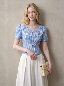 Blusa Peplum Azul a Cuadros con Cuello Peter Pan y Ribete de Encaje para Mujer, con Lazo en la Cintura y Manga Corta, Top de Verano ZELIA, ODM OEM - Product Image 4