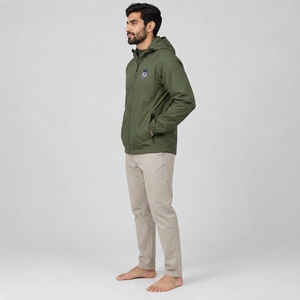 Chaqueta cortavientos para hombre, abrigo moderno para exteriores hecho con tela ligera y duradera que ofrece protección contra el viento, transpirabilidad y comodidad. - Product Image 3