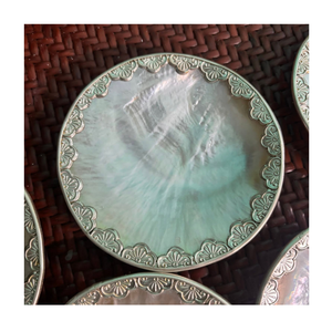 Assiette de service haut de gamme en nacre pour la présentation de fruits frais, la mise en valeur des plats en restaurant et la décoration de luxe pour l'hôtellerie - Product Image 1
