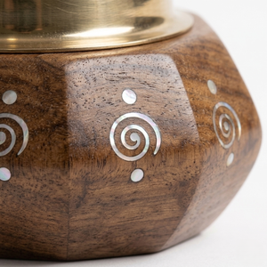 Cazuela octogonal de madera maciza hecha a mano con diseño de incrustaciones metálicas y tapa de cúpula de acero inoxidable Gulf Wholesale - Product Image 2