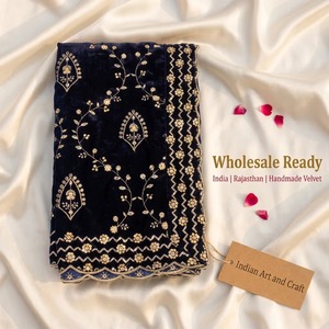 Superbe Dupatta de Mariée en Velours Bleu avec Broderie Florale Zari Dorée Intégrale, Châle et Étole de Mariage Exquises - Product Image 4