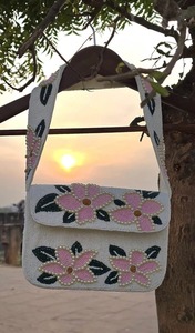 กระเป๋าสะพายไหล่ประดับลูกปัด, กระเป๋าถือประดับลูกปัดพร้อมงานปักลูกปัดเม็ดเล็ก กระเป๋าสะพายไหล่ประดับลูกปัด, กระเป๋าถือประดับลูกปัด - Product Image 4