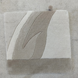Tapis en laine tufté à la main, sculpté à la main - Product Image 1