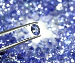 Piedra Suelta de Tanzanita Azul Natural, Corte Ovalado, Facetada Brillante, Azul Violeta, para Joyería Fina, A.R Gems SS2 3x4mm - Product Image 1