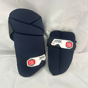 อุปกรณ์ป้องกันสำหรับนักกีฬาคริกเก็ต ผลิตจากโรงงาน ปรับแต่งได้ตามต้องการ ราคาแข่งขัน ยี่ห้อ Mannu Sports รุ่น Destroyer Elite Thai Pad - Product Image 1