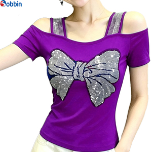 Haut court personnalisé pour femme, noir, à sequins et nœud, style épaules dénudées, coupe ajustée, manches courtes, style doux, printemps-été - Product Image 3