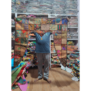 Voilage de porte patchwork fait main, toran, rideau suspendu, bannière décorative brodée pour fenêtre, marron, pompons multicolores, cadeau pour elle - Product Image 2
