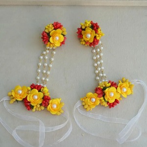 Joyería de Flores de Tela con Collar de Baby Breath, Pendientes, Hathful, Maangtika |   Haldi, Joyería Mehandi |   Ritual Mayún - Product Image 4