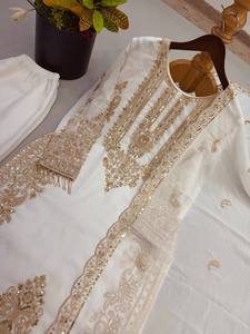 Nueva Colección Vestido de Novia Reversible de Georgette Sintético con Bordado Pesado y Lentejuelas, Sin Arrugas, Elástico y Completamente Cosido - Product Image 4