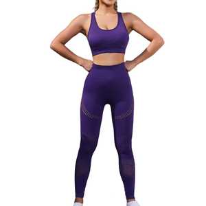 Conjunto de Yoga Elástico para Mujer, Fabricación Pakistaní, Diseño Único, Conjunto de Yoga para Mujer para Uso en Exteriores, Hecho de Poliéster - Product Image 3