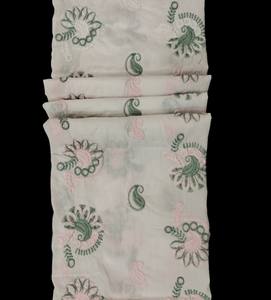 Tela de Algodón Blanco de Alta Calidad con Bordado Paisley en Verde Menta y Rosa Pálido, Motivo Buti Bordado en Toda la Superficie - Product Image 3