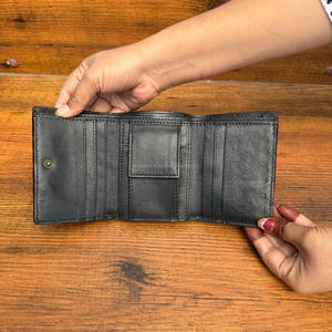 Cartera triple de cuero con logotipo personalizado, Cartera de cuero genuino, MOQ bajo, carteras de negocios con varias tarjetas de alta calidad al por mayor - Product Image 6