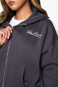 Sweat à capuche pour femme en molleton 100% coton, poids lourd, vente chaude, hiver, avec logo personnalisé en relief sur le devant, tailles et couleurs personnalisables - Product Image 3