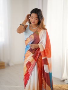 Sari de Chinnon de Primera Calidad con Hermoso Trabajo de Bordado Kutchi y Borde de Encaje con Espejos para Mujer, Disponible al Mejor Precio - Product Image 5