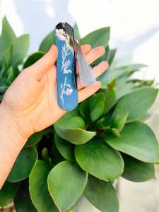 Marque-page en résine florale transparente pour femmes, marque-pages mignons avec pompons - Product Image 6