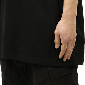 เสื้อยืดคอกลมแขนสั้นผ้าฝ้าย 100% สีพื้น แห้งเร็ว ระบายอากาศดี ทรงหลวมสำหรับผู้ชาย - Product Image 3