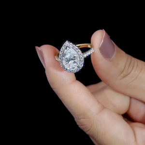 Bague de fiançailles en or 18 carats avec diamant de laboratoire taille poire et halo pour femme, bijou d'anniversaire - Product Image 2