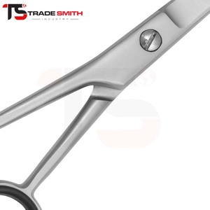 Tijeras de Peluquería Clásicas TSI, Tijeras Ergonómicas para Cortar el Cabello, para un Manejo Cómodo y Resultados Precisos en Salón de Belleza - Product Image 5