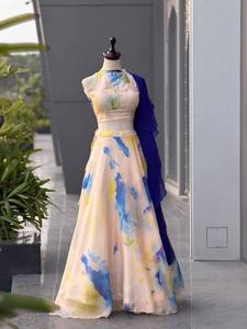 Ensemble Lehenga Choli pour femmes, imprimé numérique bleu pastel et jaune, avec dupatta bleu marine - Product Image 6