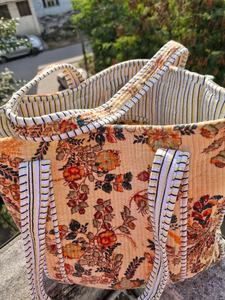 Bolso Tote Reversible Acolchado de Terciopelo con Estampado de Aves – Bolso de Hombro XL para Mujer – Logotipo Personalizado – Bolso de Moda para Viajes y Compras - Product Image 3