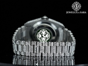 Reloj de Diamantes Moissanite Completamente Engastado en Oferta, Ideal para Regalos de Cumpleaños y Aniversario, Disponible a Buen Precio - Product Image 4