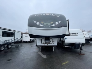 Usado 2020 Forest River Rockwood Signature Ultra Lite 8299SB - Product Image 4