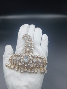 Broche unisexe en forme de lune plaquée argent et or avec pierre verte taille poire, bijou de fête, accessoire de mode pour vêtements - Product Image 5
