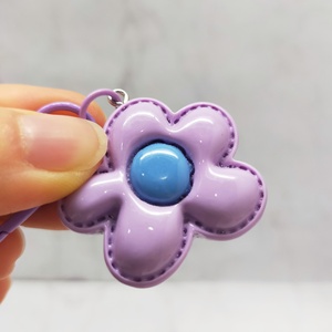 Adorable Flower Keychain made Resin and Alloy Bag <b>Charm</b> and <b>Keyring</b>, Perfect for Gifts. A charming accessory for everyday use - Product Image 6