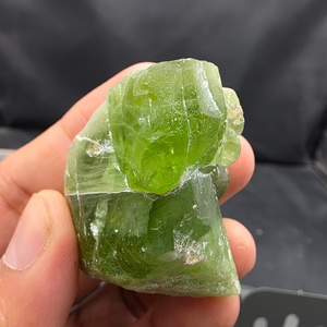 Spécimen de cristal de péridot vert fantôme naturel, pierre minérale brute irrégulière provenant du Kohistan, Pakistan, pour la fabrication de bijoux - Product Image 2